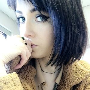 Meet your Posher, Madeline